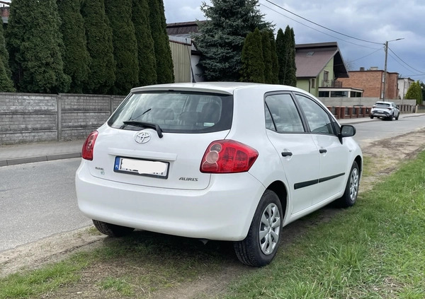 Toyota Auris cena 23500 przebieg: 144445, rok produkcji 2009 z Częstochowa małe 46